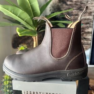 Women’s Blundstone #550 Walnut Brown Chelsea size 9.5